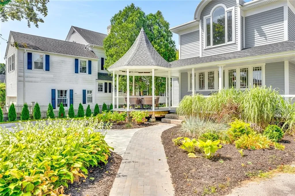 28 Elm Street Westerly RI 02891