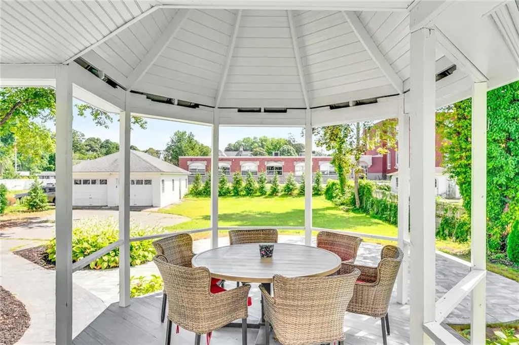 28 Elm Street Westerly RI 02891