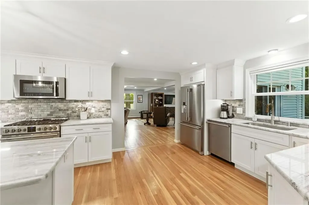 121 Hedgerow Drive Warwick RI 02886
