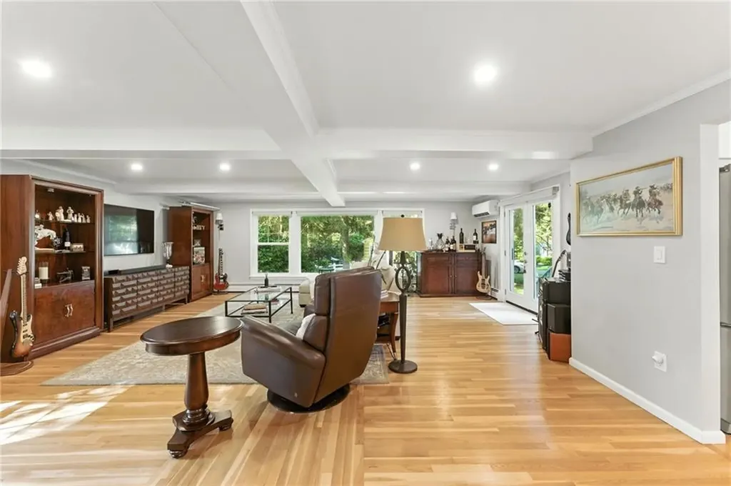 121 Hedgerow Drive Warwick RI 02886