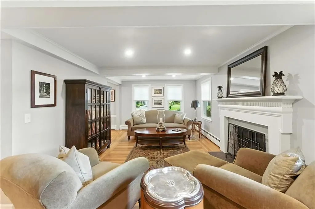 121 Hedgerow Drive Warwick RI 02886