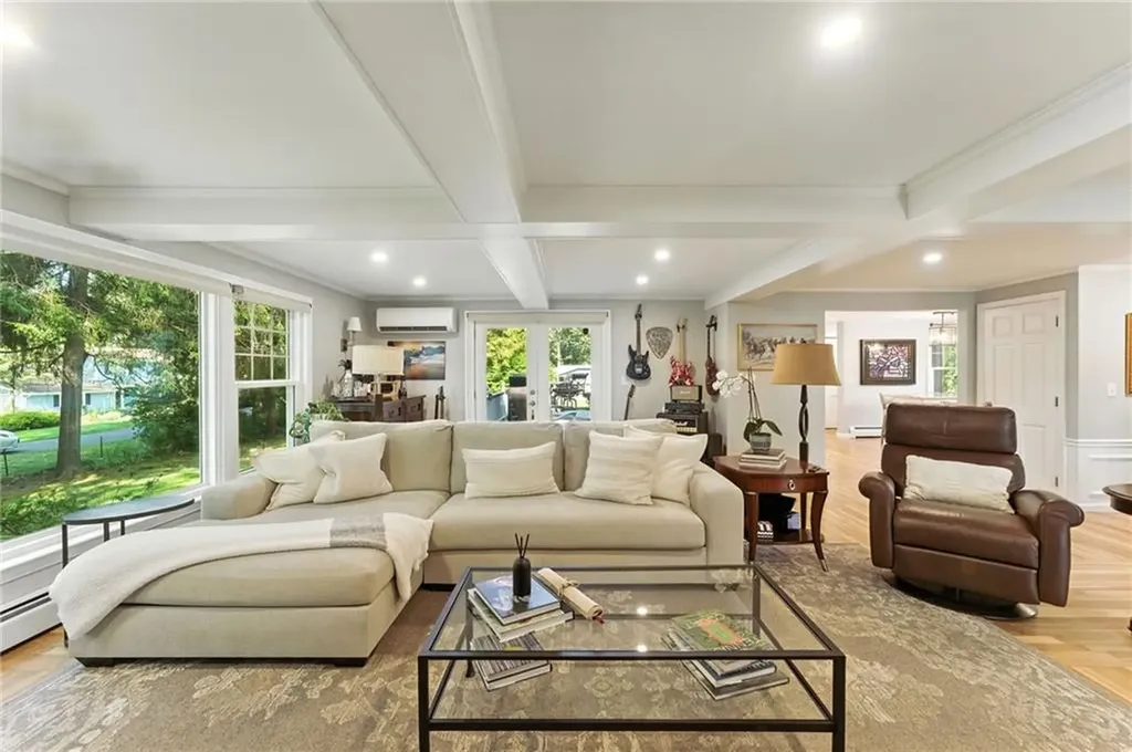 121 Hedgerow Drive Warwick RI 02886