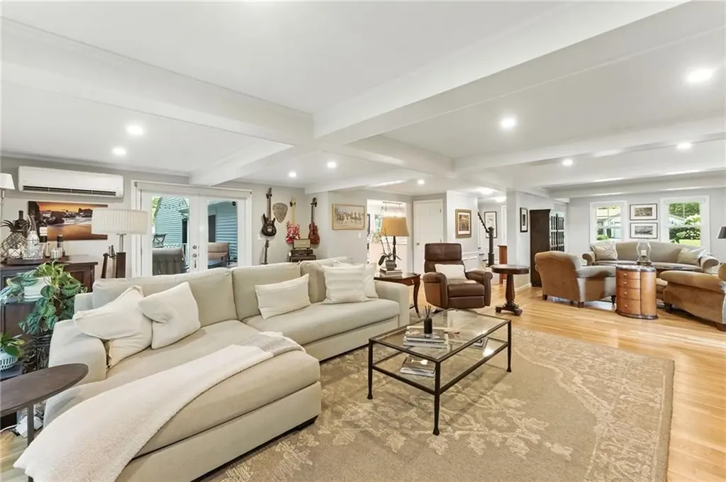 121 Hedgerow Drive Warwick RI 02886