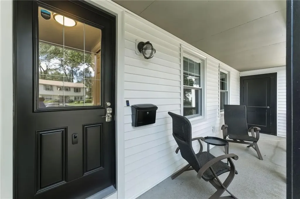 121 Hedgerow Drive Warwick RI 02886