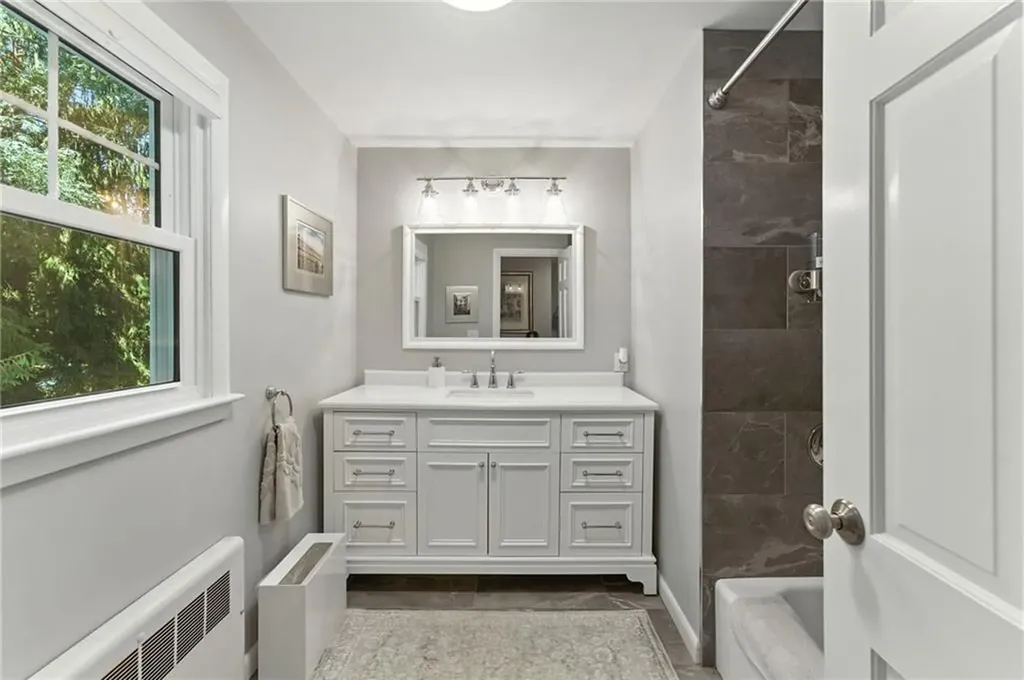 121 Hedgerow Drive Warwick RI 02886
