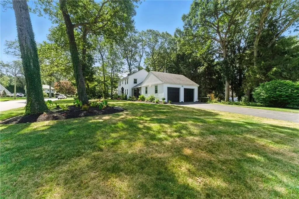 121 Hedgerow Drive Warwick RI 02886