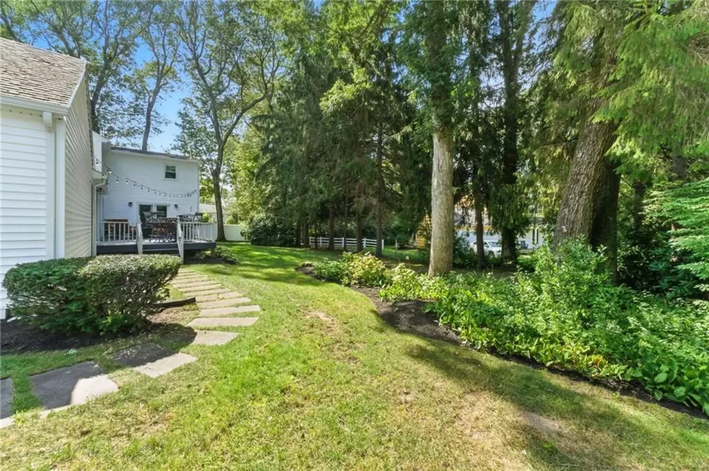 121 Hedgerow Drive Warwick RI 02886