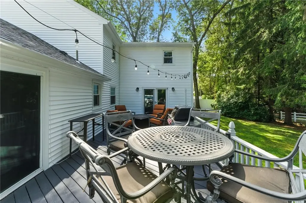 121 Hedgerow Drive Warwick RI 02886