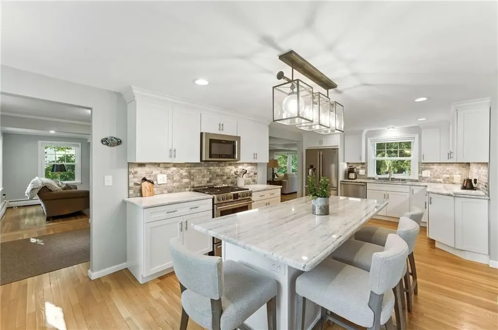 121 Hedgerow Drive Warwick RI 02886