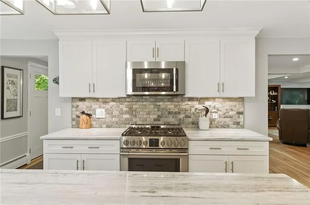 121 Hedgerow Drive Warwick RI 02886