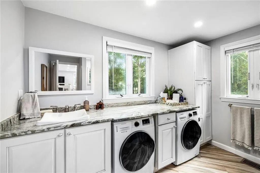93 A Burdickville Road Charlestown RI 02813