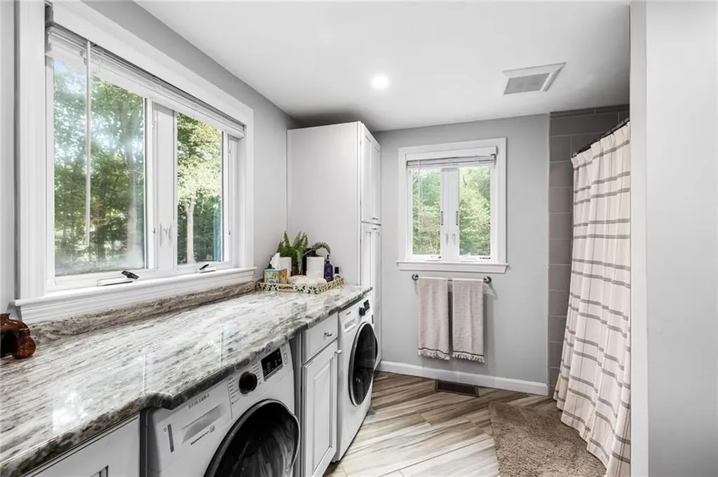 93 A Burdickville Road Charlestown RI 02813