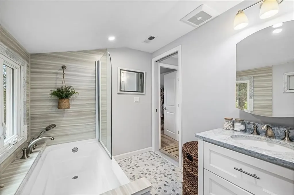 93 A Burdickville Road Charlestown RI 02813