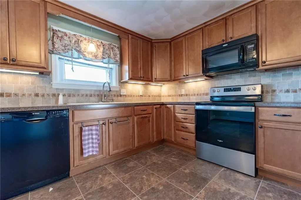 88 Beaufort Street Providence RI 02908