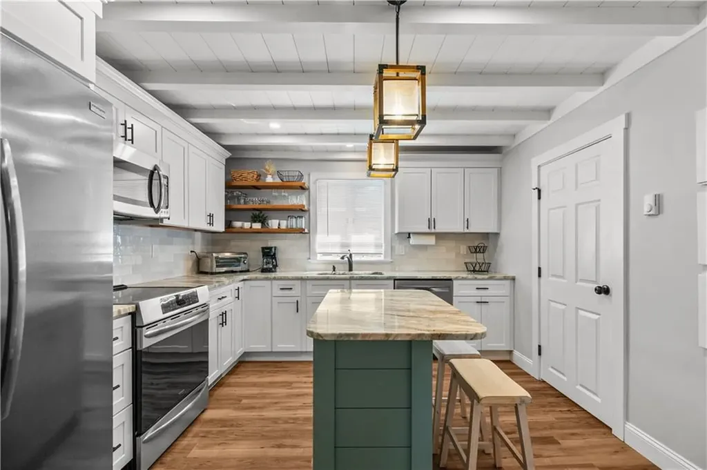 46 Cottage Avenue Portsmouth RI 02871