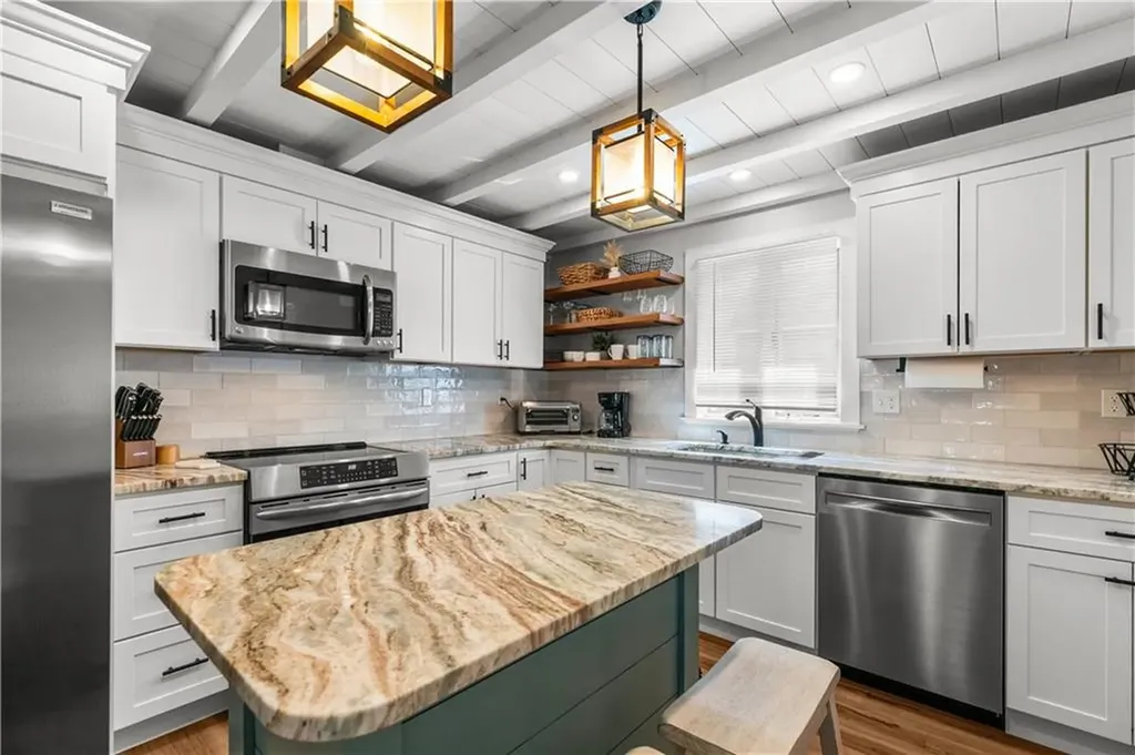 46 Cottage Avenue Portsmouth RI 02871