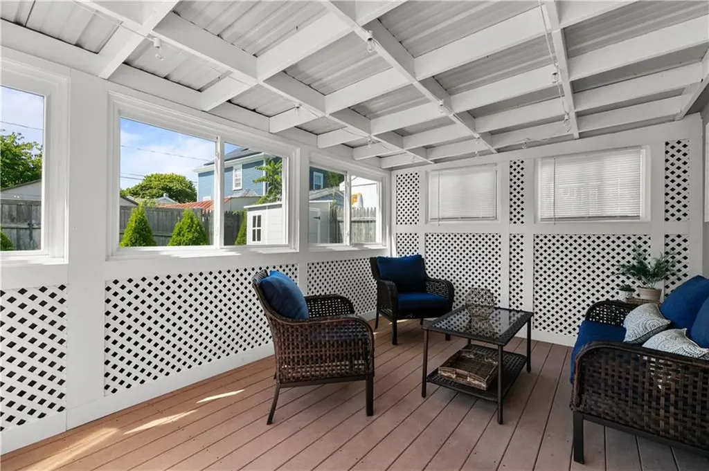 46 Cottage Avenue Portsmouth RI 02871