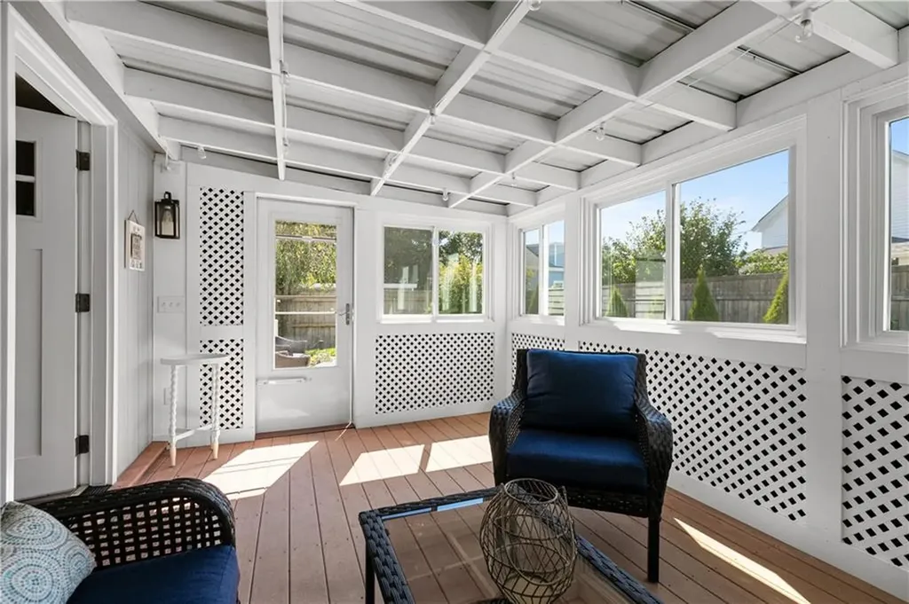 46 Cottage Avenue Portsmouth RI 02871