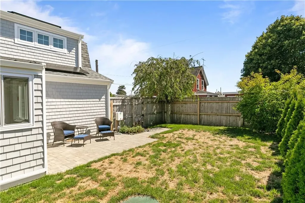 46 Cottage Avenue Portsmouth RI 02871