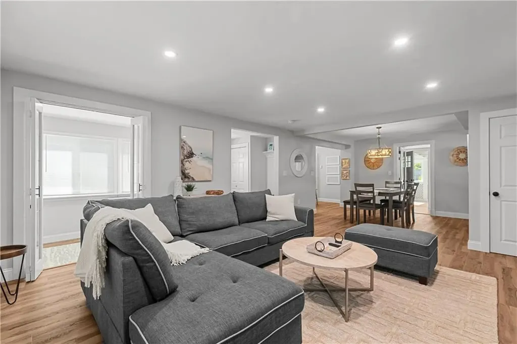46 Cottage Avenue Portsmouth RI 02871