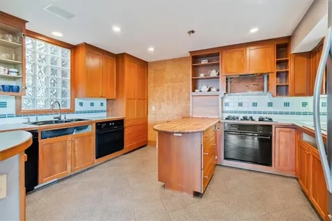 26 Westwood Drive Portsmouth RI 02871