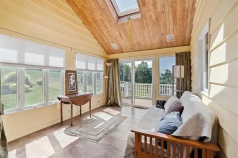 26 Westwood Drive Portsmouth RI 02871