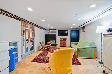 26 Westwood Drive Portsmouth RI 02871