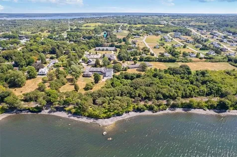 26 Westwood Drive Portsmouth RI 02871