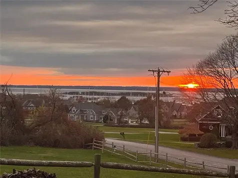 26 Westwood Drive Portsmouth RI 02871