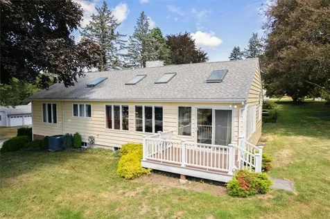 26 Westwood Drive Portsmouth RI 02871