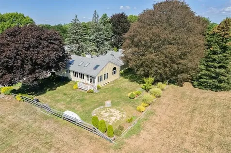 26 Westwood Drive Portsmouth RI 02871