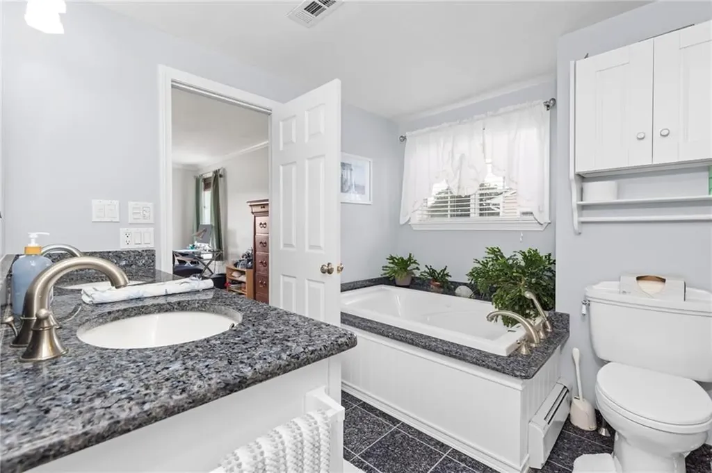 24 Pond Court North Providence RI 02904