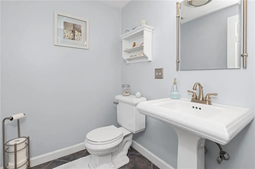 24 Pond Court North Providence RI 02904