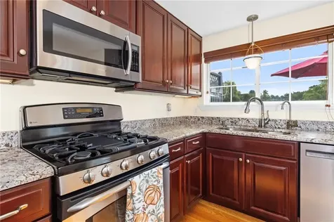 24 Pond Court North Providence RI 02904