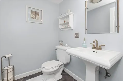 24 Pond Court North Providence RI 02904