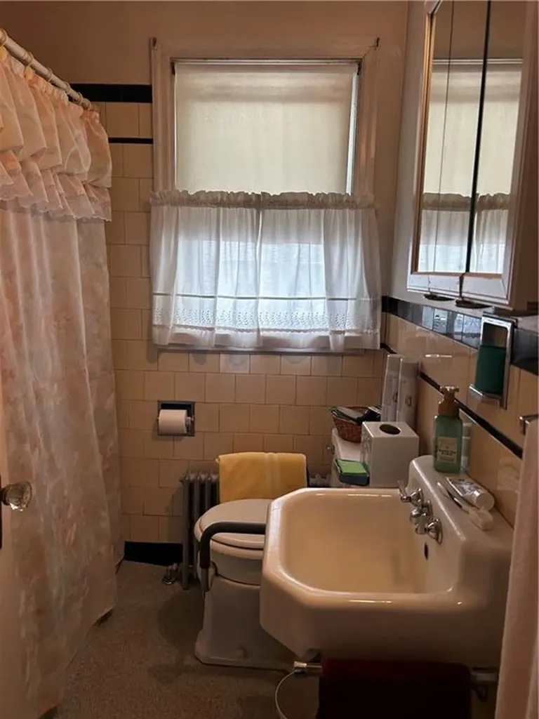 249 Chestnut Street Warwick RI 02888