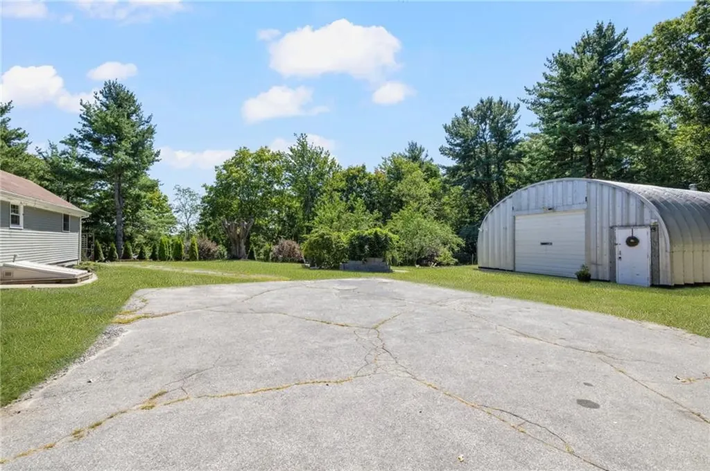 222 Old County Road Smithfield RI 02917