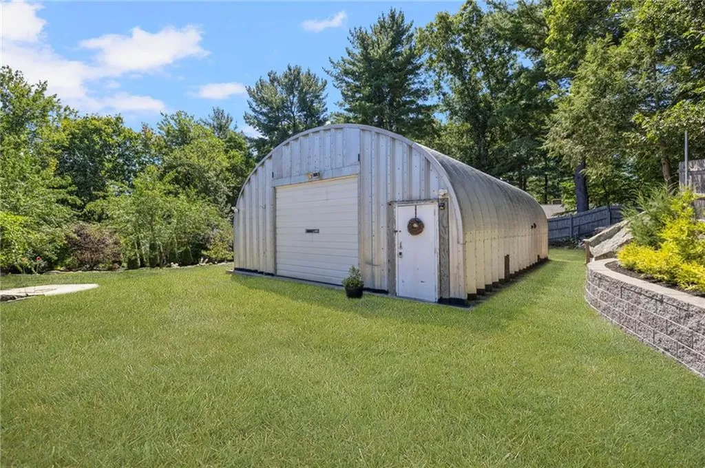 222 Old County Road Smithfield RI 02917