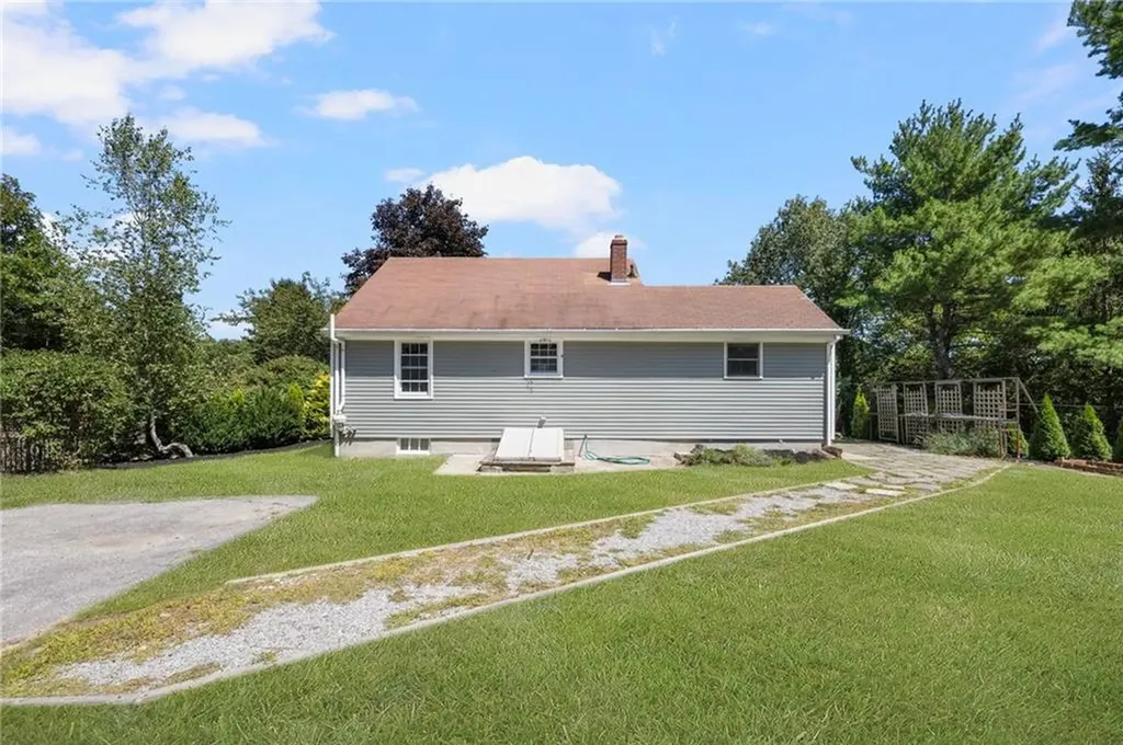 222 Old County Road Smithfield RI 02917