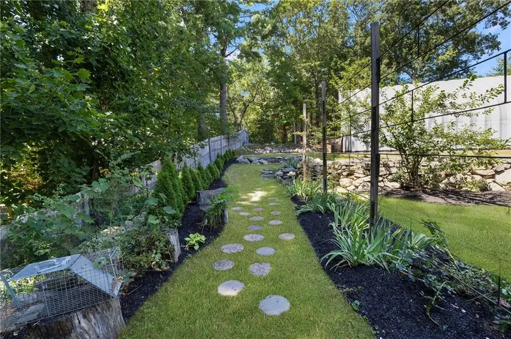 222 Old County Road Smithfield RI 02917