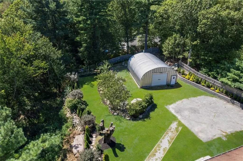 222 Old County Road Smithfield RI 02917