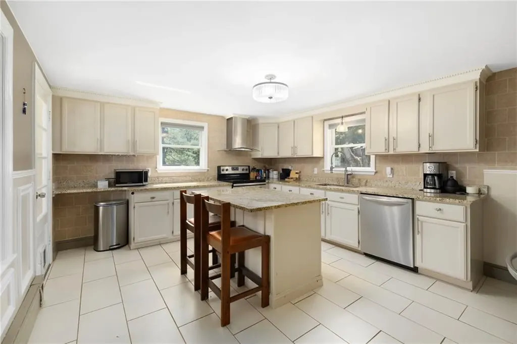 222 Old County Road Smithfield RI 02917