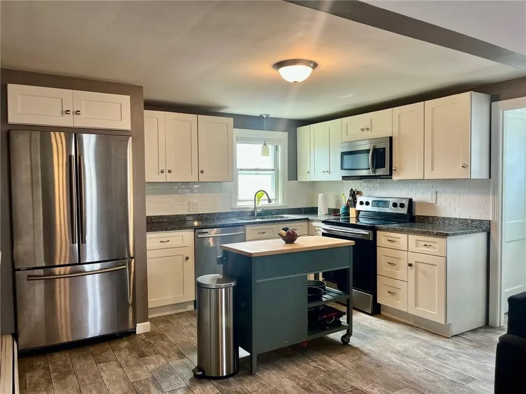 17 Maplewood Drive Pawtucket RI 02861