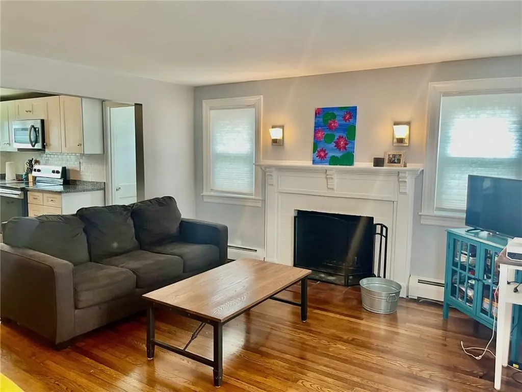 17 Maplewood Drive Pawtucket RI 02861