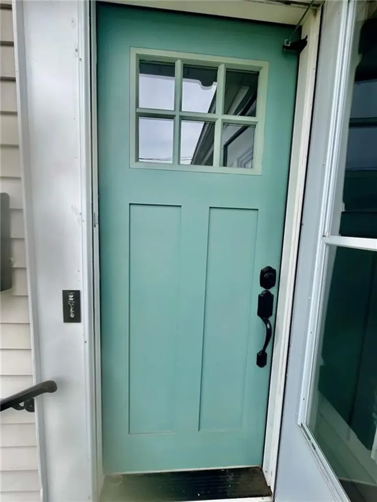 17 Maplewood Drive Pawtucket RI 02861