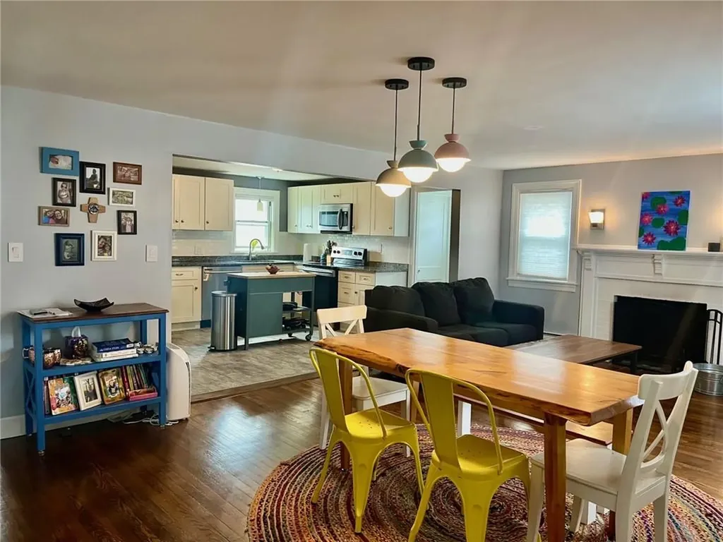 17 Maplewood Drive Pawtucket RI 02861