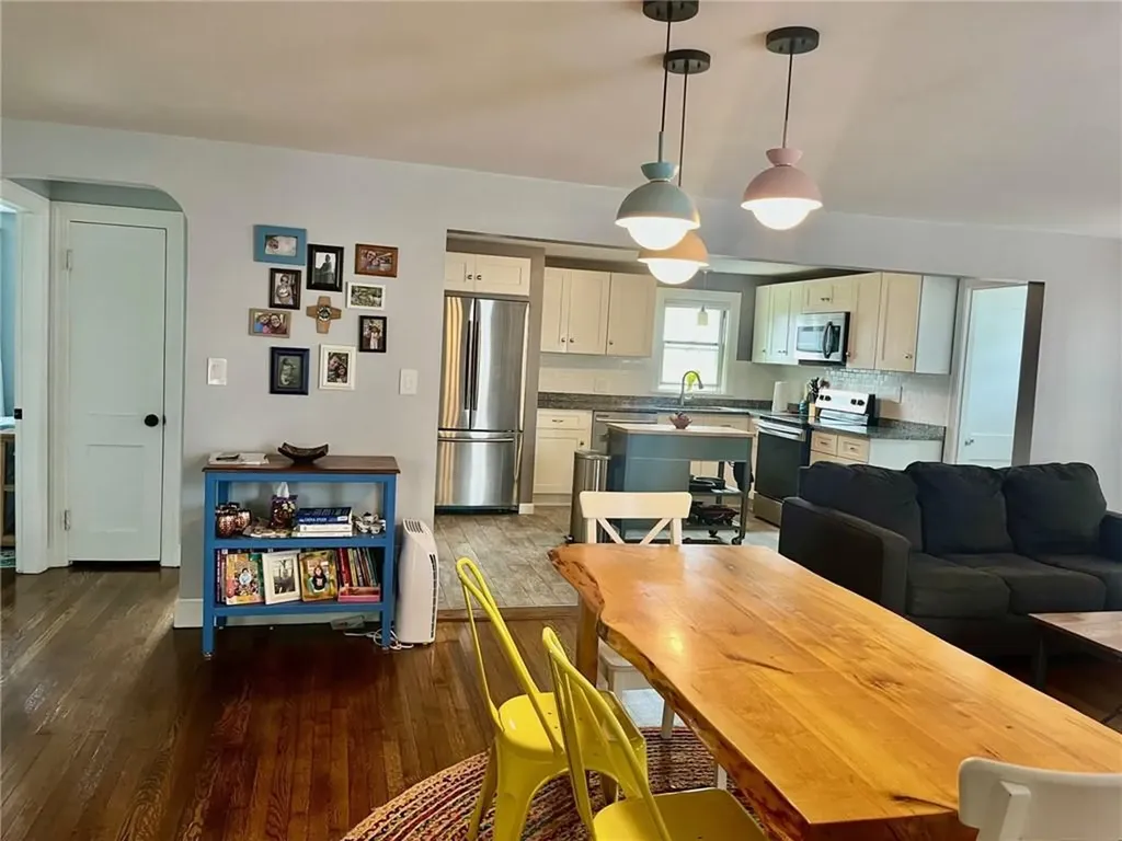 17 Maplewood Drive Pawtucket RI 02861