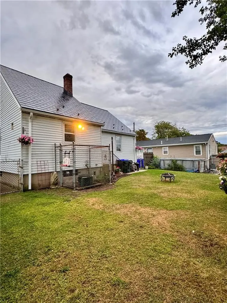 53 King Philip Street Providence RI 02909