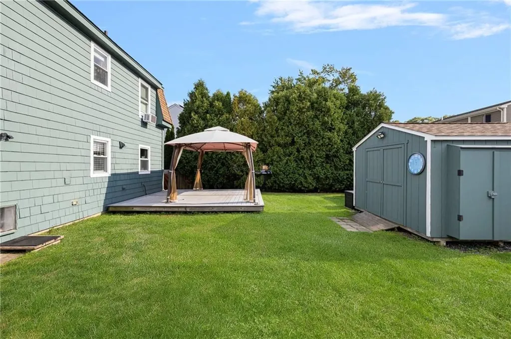 7 Belvedere Drive Bristol RI 02809