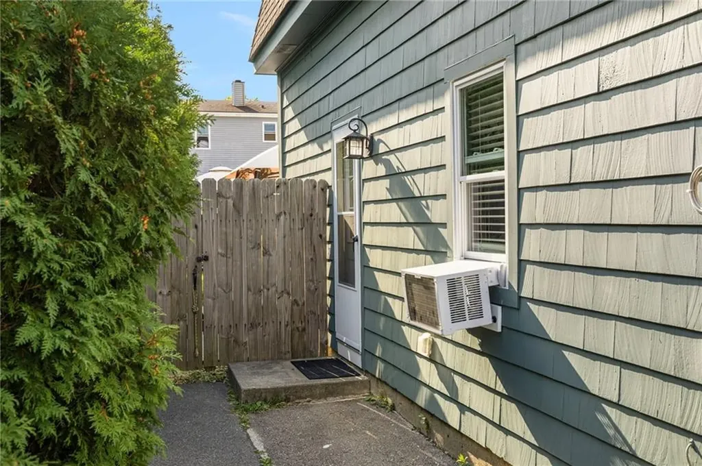 7 Belvedere Drive Bristol RI 02809